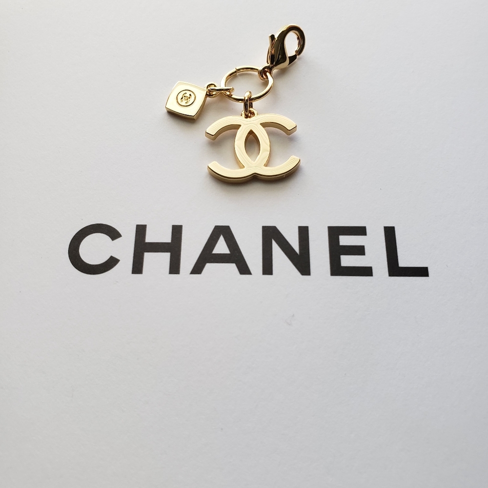 Authentic CHANEL CC Holiday Double Charm Pendant - Picture 3 of 4